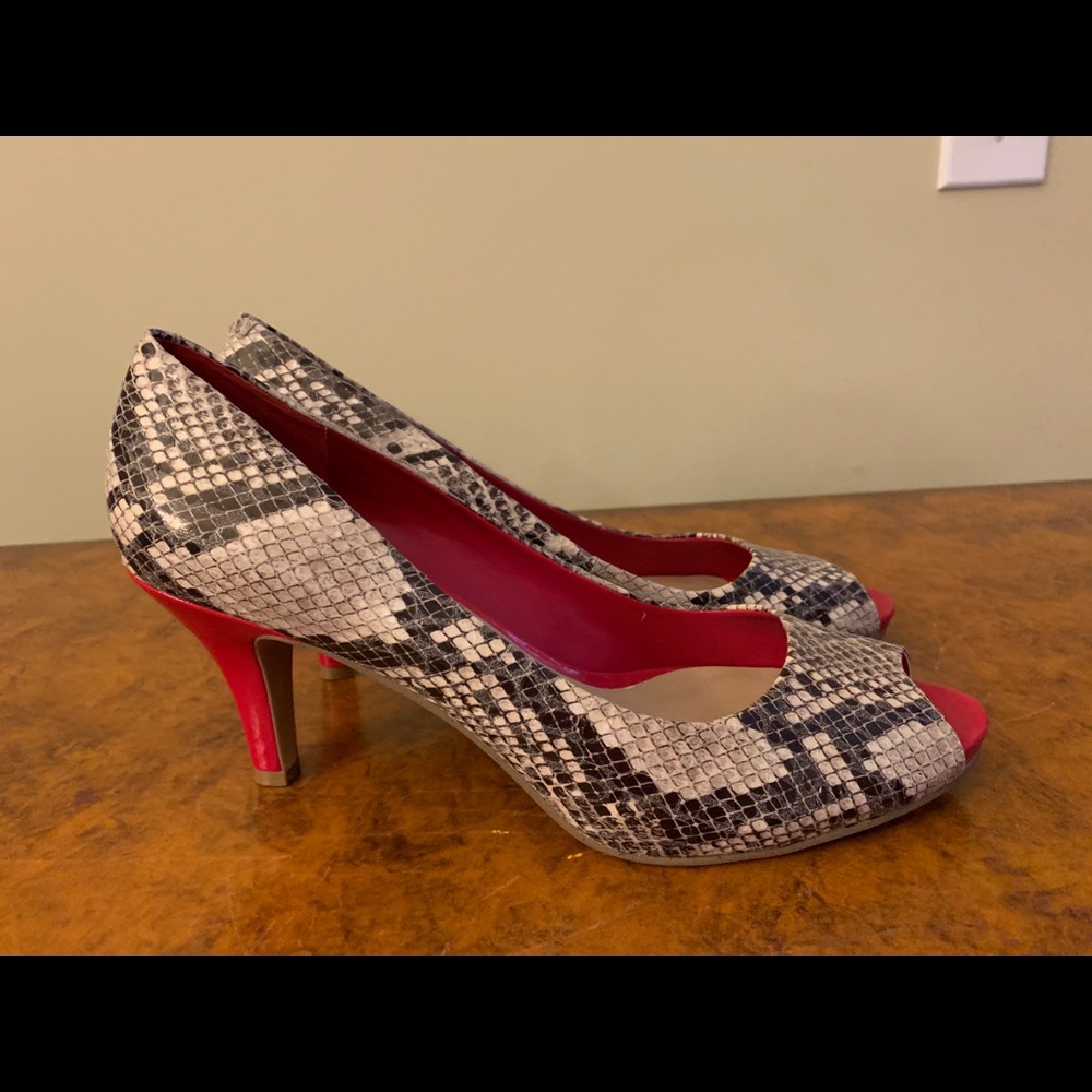 Bandolino Infatuate Heels, 10m Nwot View 2